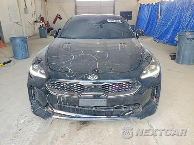 Piąte zdjęcie samochodu w środku: 2019 KIA STINGER GT1 VIN:KNAE45LCXK6055467 - miniatura