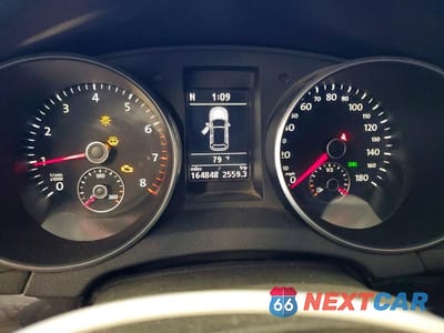 Zdjęcie 9 z 12 samochodu: 2010 VOLKSWAGEN GTI VIN:WVWEV7AJ0AW178948 - miniatura