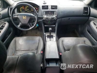 Zdjęcie 8 z 12 samochodu: 2006 HONDA ACCORD EX VIN:1HGCM66546A032915 - miniatura