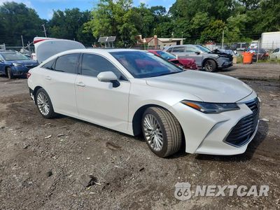 Czwarte zdjęcie samochodu z boku: 2020 TOYOTA AVALON LIMITED VIN:4T1DZ1FB9LU046120 - miniatura