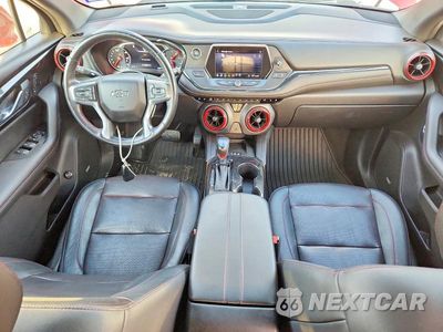 Zdjęcie 8 z 12 samochodu: 2019 CHEVROLET BLAZER RS VIN:3GNKBJRS2KS644065 - miniatura