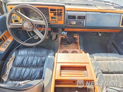 Zdjęcie 8 z 12 samochodu: 1994 CHEVROLET GMT-400 C3500 VIN:1GCHC33F6RJ309538 - miniatura
