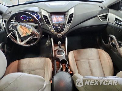 Zdjęcie 8 z 14 samochodu: 2014 HYUNDAI VELOSTER BASE VIN:KMHTC6AD2EU211950 - miniatura