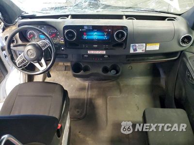 Zdjęcie 8 z 13 samochodu: 2019 MERCEDES-BENZ SPRINTER 2500/3500 DELIVERY VAN VIN:WD3PF1CD3KP050381 - miniatura
