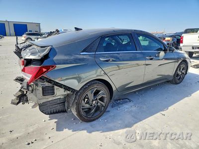 Trzecie zdjęcie samochodu z tyłu: 2026 HYUNDAI ELANTRA SEL SPORT PREMIUM VIN:KMHLS4DG3TU113195 - miniatura