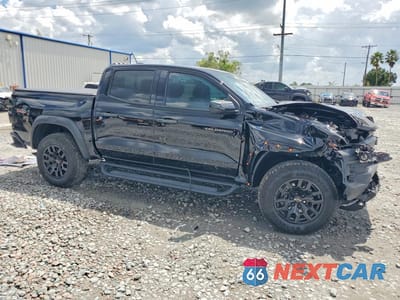 Czwarte zdjęcie samochodu z boku: 2026 CHEVROLET COLORADO TRAIL BOSS VIN:1GCPTEEK8T1101606 - miniatura