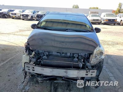 Piąte zdjęcie samochodu w środku: 2011 TOYOTA PRIUS TWO VIN:JTDKN3DU9B1381322 - miniatura