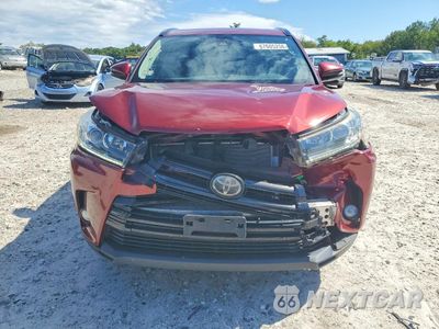 Piąte zdjęcie samochodu w środku: 2017 TOYOTA HIGHLANDER SE VIN:5TDJZRFH5HS385950 - miniatura