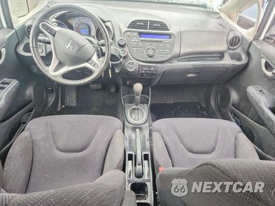 Zdjęcie 8 z 12 samochodu: 2013 HONDA FIT SPORT VIN:JHMGE8H57DC017802 - miniatura