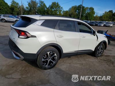 Trzecie zdjęcie samochodu z tyłu: 2023 KIA SPORTAGE EX VIN:KNDPVCAG7P7033544 - miniatura