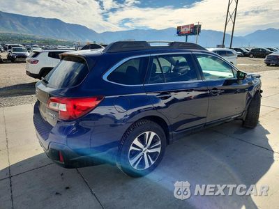 Trzecie zdjęcie samochodu z tyłu: 2018 SUBARU OUTBACK 3.6R LIMITED VIN:4S4BSENC3J3236043 - miniatura