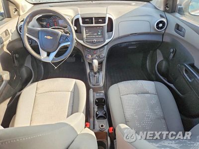 Zdjęcie 8 z 12 samochodu: 2017 CHEVROLET SONIC LS VIN:1G1JB5SH0H4135622 - miniatura