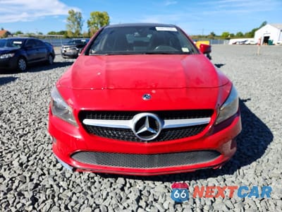 Piąte zdjęcie samochodu w środku: 2018 MERCEDES-BENZ CLA 250 4MATIC VIN:WDDSJ4GB6JN530648 - miniatura