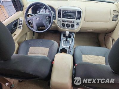 Zdjęcie 8 z 11 samochodu: 2007 FORD ESCAPE XLT VIN:1FMYU03167KB08693 - miniatura