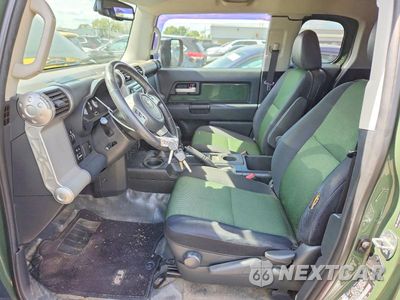 Zdjęcie 7 z 13 samochodu: 2011 TOYOTA FJ CRUISER BASE VIN:JTEBU4BF6BK109295 - miniatura