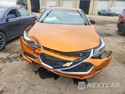 Piąte zdjęcie samochodu w środku: 2017 CHEVROLET CRUZE LT VIN:3G1BE6SM9HS581489 - miniatura