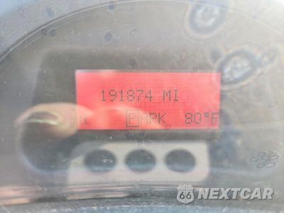 Zdjęcie 9 z 12 samochodu: 2006 PONTIAC GRAND PRIX VIN:2G2WP552761268638 - miniatura