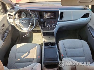 Zdjęcie 8 z 12 samochodu: 2017 TOYOTA SIENNA LE VIN:5TDJZ3DC9HS146700 - miniatura
