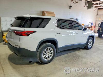Trzecie zdjęcie samochodu z tyłu: 2022 CHEVROLET TRAVERSE LS VIN:1GNEVFKW5NJ122518 - miniatura