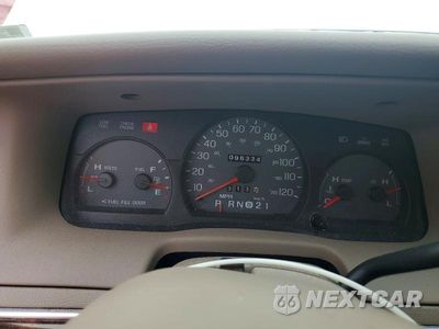 Zdjęcie 9 z 12 samochodu: 2004 MERCURY GRAND MARQUIS LS VIN:2MEFM75W84X664105 - miniatura