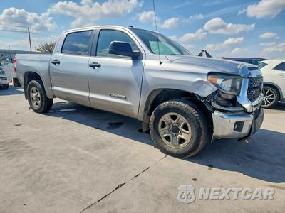 Czwarte zdjęcie samochodu z boku: 2018 TOYOTA TUNDRA CREWMAX SR5 VIN:5TFDM5F12JX075827 - miniatura