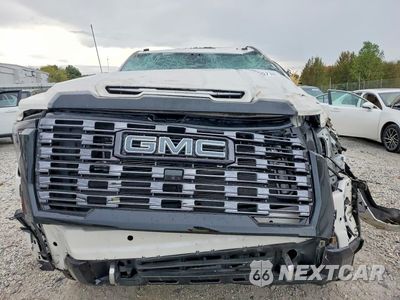 Piąte zdjęcie samochodu w środku: 2025 GMC SIERRA K2500 DENALI ULTIMATE VIN:1GT4UXEY1SF162331 - miniatura