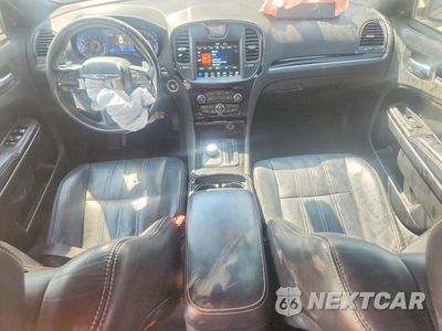 Zdjęcie 8 z 13 samochodu: 2019 CHRYSLER 300 S VIN:2C3CCAGG1KH539775 - miniatura