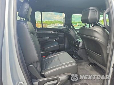 Zdjęcie 11 z 13 samochodu: 2026 JEEP GRAND WAGONEER VIN:1C4SJUAP4TS162330 - miniatura