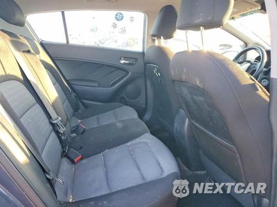 Zdjęcie 10 z 12 samochodu: 2016 KIA FORTE5 LX VIN:KNAFK5A8XG5647277 - miniatura