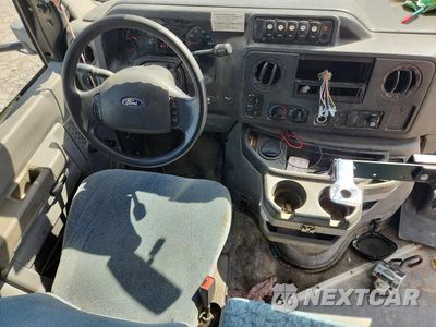 Zdjęcie 9 z 10 samochodu: 2009 FORD ECONOLINE E450 SUPER DUTY CUTAWAY VAN VIN:1FDFE45S29DA69111 - miniatura