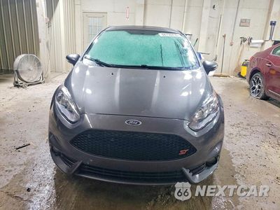 Piąte zdjęcie samochodu w środku: 2018 FORD FIESTA ST VIN:3FADP4GX4JM103563 - miniatura