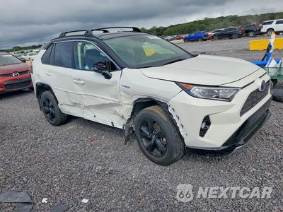 Czwarte zdjęcie samochodu z boku: 2019 TOYOTA RAV4 XSE VIN:JTMEWRFV4KJ004187 - miniatura
