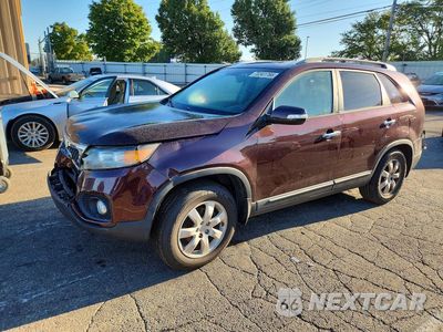 2013 KIA SORENTO LX 5XYKT3A68DG390463 - główne zdjęcie licytacji z USA - miniatura