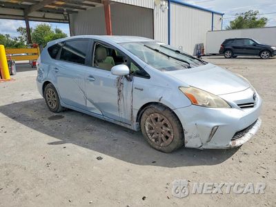 Czwarte zdjęcie samochodu z boku: 2012 TOYOTA PRIUS V THREE VIN:JTDZN3EU1C3022100 - miniatura