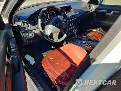 Zdjęcie 8 z 13 samochodu: 2013 MERCEDES C250 VIN:WDDGF4JB0DA753666 - miniatura