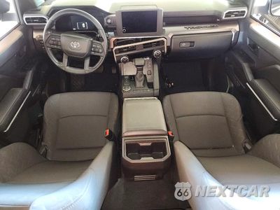 Zdjęcie 8 z 12 samochodu: 2026 TOYOTA TACOMA SR5 VIN:3TMKB5FNXTM073512 - miniatura