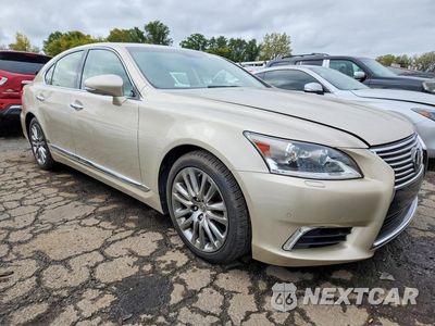 Czwarte zdjęcie samochodu z boku: 2016 LEXUS LS 460 VIN:JTHBL5EF4G5139750 - miniatura