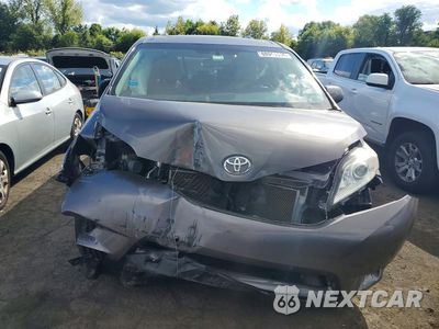 Piąte zdjęcie samochodu w środku: 2016 TOYOTA SIENNA XLE PREMIUM 7-PASSENGER VIN:5TDDK3DC4GS131666 - miniatura
