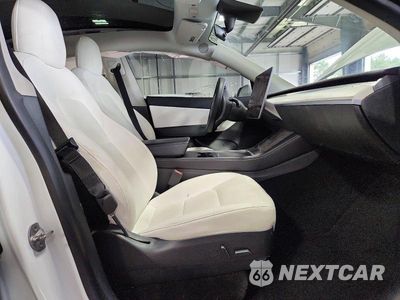Zdjęcie 7 z 13 samochodu: 2022 TESLA MODEL Y VIN:7SAYGDEE1NF312852 - miniatura