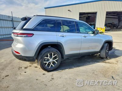 Trzecie zdjęcie samochodu z tyłu: 2026 JEEP GRAND CHEROKEE LIMITED VIN:1C4RJHBR5TC251971 - miniatura
