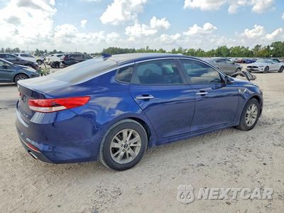 Trzecie zdjęcie samochodu z tyłu: 2017 KIA OPTIMA LX VIN:5XXGT4L33HG170446 - miniatura