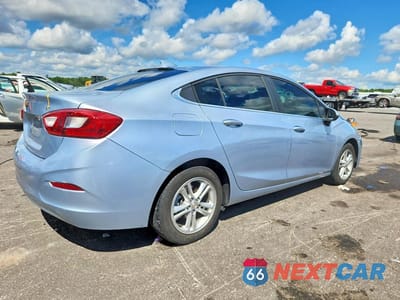 Trzecie zdjęcie samochodu z tyłu: 2018 CHEVROLET CRUZE LT VIN:1G1BE5SM5J7195537 - miniatura