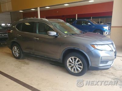 Czwarte zdjęcie samochodu z boku: 2018 NISSAN ROGUE SV VIN:KNMAT2MV2JP558650 - miniatura