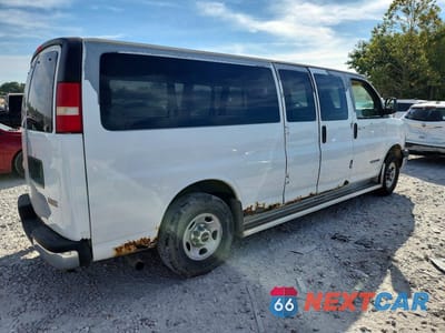 Trzecie zdjęcie samochodu z tyłu: 2003 GMC SAVANA G3500 VIN:1GJHG39U731227666 - miniatura