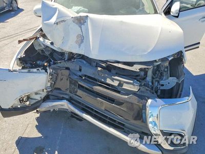 Zdjęcie 12 z 13 samochodu: 2018 MITSUBISHI OUTLANDER SE VIN:JA4AZ3A32JZ038776 - miniatura