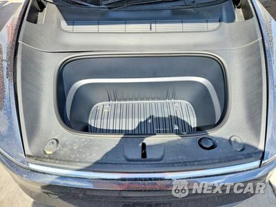 Zdjęcie 11 z 12 samochodu: 2026 TESLA MODEL Y VIN:7SAYGDEE3TA589075 - miniatura