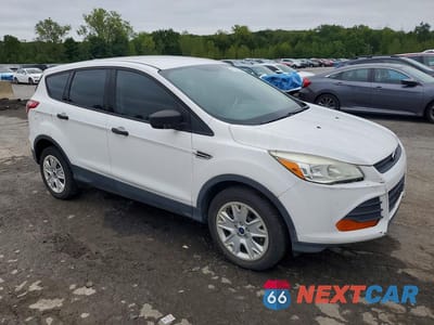 Czwarte zdjęcie samochodu z boku: 2013 FORD ESCAPE S VIN:1FMCU0F73DUA94200 - miniatura