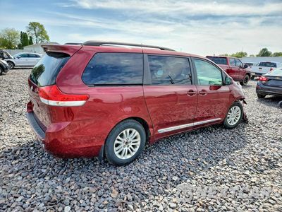 Trzecie zdjęcie samochodu z tyłu: 2011 TOYOTA SIENNA XLE 8-PASSENGER VIN:5TDYK3DCXBS090938 - miniatura