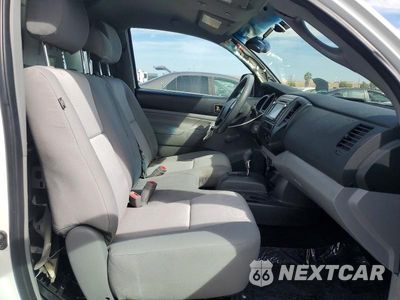 Zdjęcie 11 z 13 samochodu: 2014 TOYOTA TACOMA BASE VIN:5TFNX4CN3EX034058 - miniatura