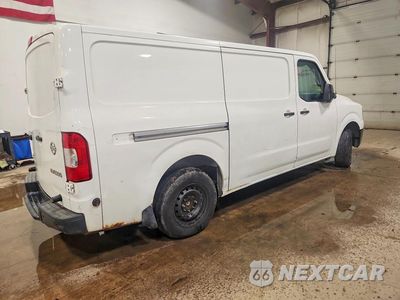 Trzecie zdjęcie samochodu z tyłu: 2015 NISSAN NV 1500 S VIN:1N6BF0KL6FN805282 - miniatura